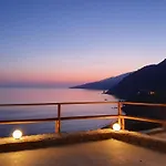 Ocean Bliss Villa, By Hellocrete * Rethymno