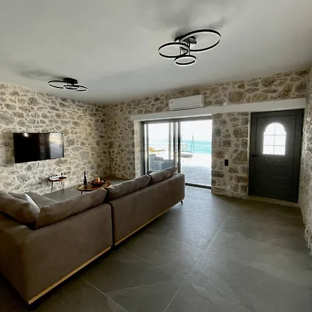 Ocean Bliss Villa, By Hellocrete Villa
