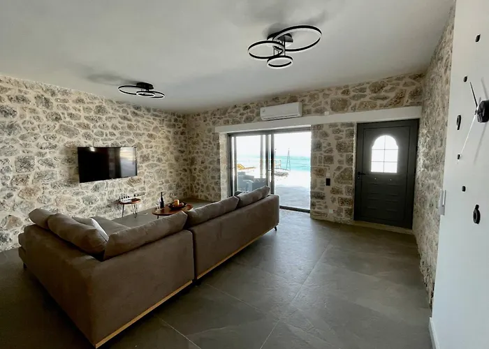 Ocean Bliss Villa, By Hellocrete Villa