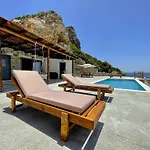 Ocean Bliss Villa, By Hellocrete *