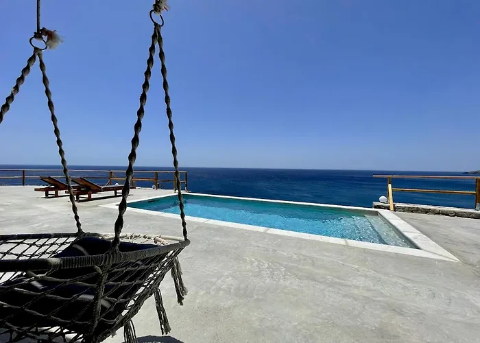 Ocean Bliss Villa, By Hellocrete וילה