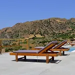 Ocean Bliss Villa, By Hellocrete Villa *
