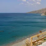 Ocean Bliss Villa, By Hellocrete Villa *