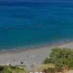Ocean Bliss Villa, By Hellocrete Villa