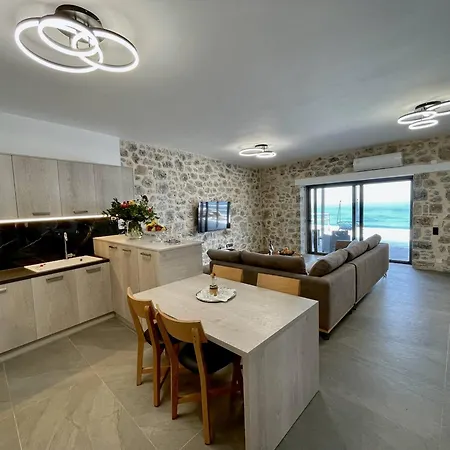 Ocean Bliss Villa, By Hellocrete Willa *
