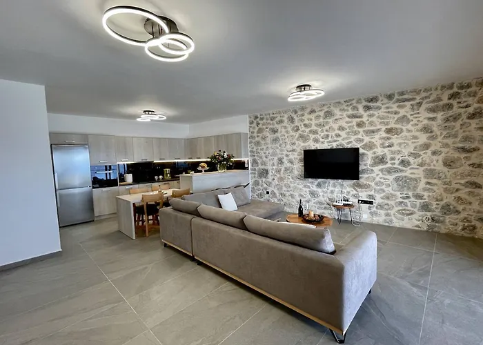 Ocean Bliss Villa, By Hellocrete *